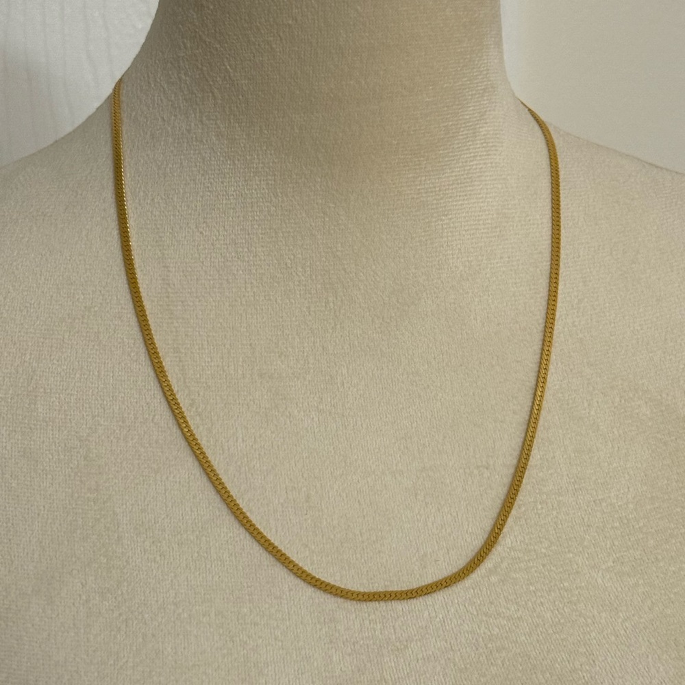 Elegant Golden Necklace